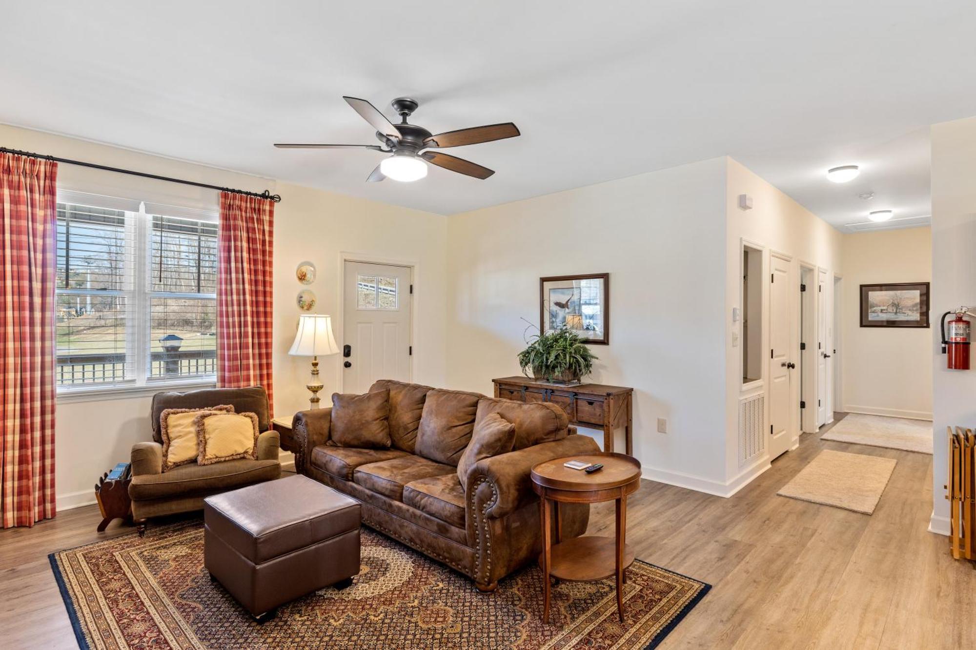 Bear Pass Is A 3 Bed 2 Bath Craftsman Style Home Located Within Walking Distance To Dt גטלינבורג מראה חיצוני תמונה