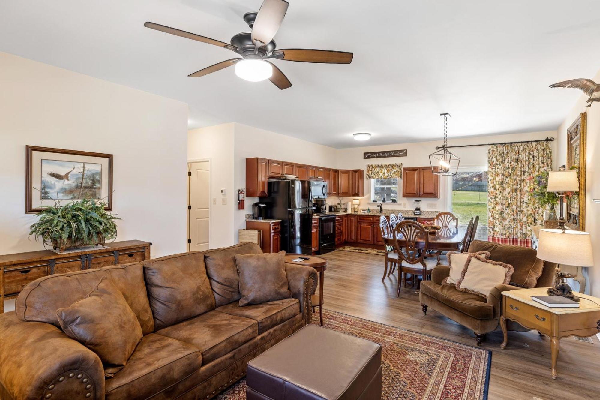 Bear Pass Is A 3 Bed 2 Bath Craftsman Style Home Located Within Walking Distance To Dt גטלינבורג מראה חיצוני תמונה