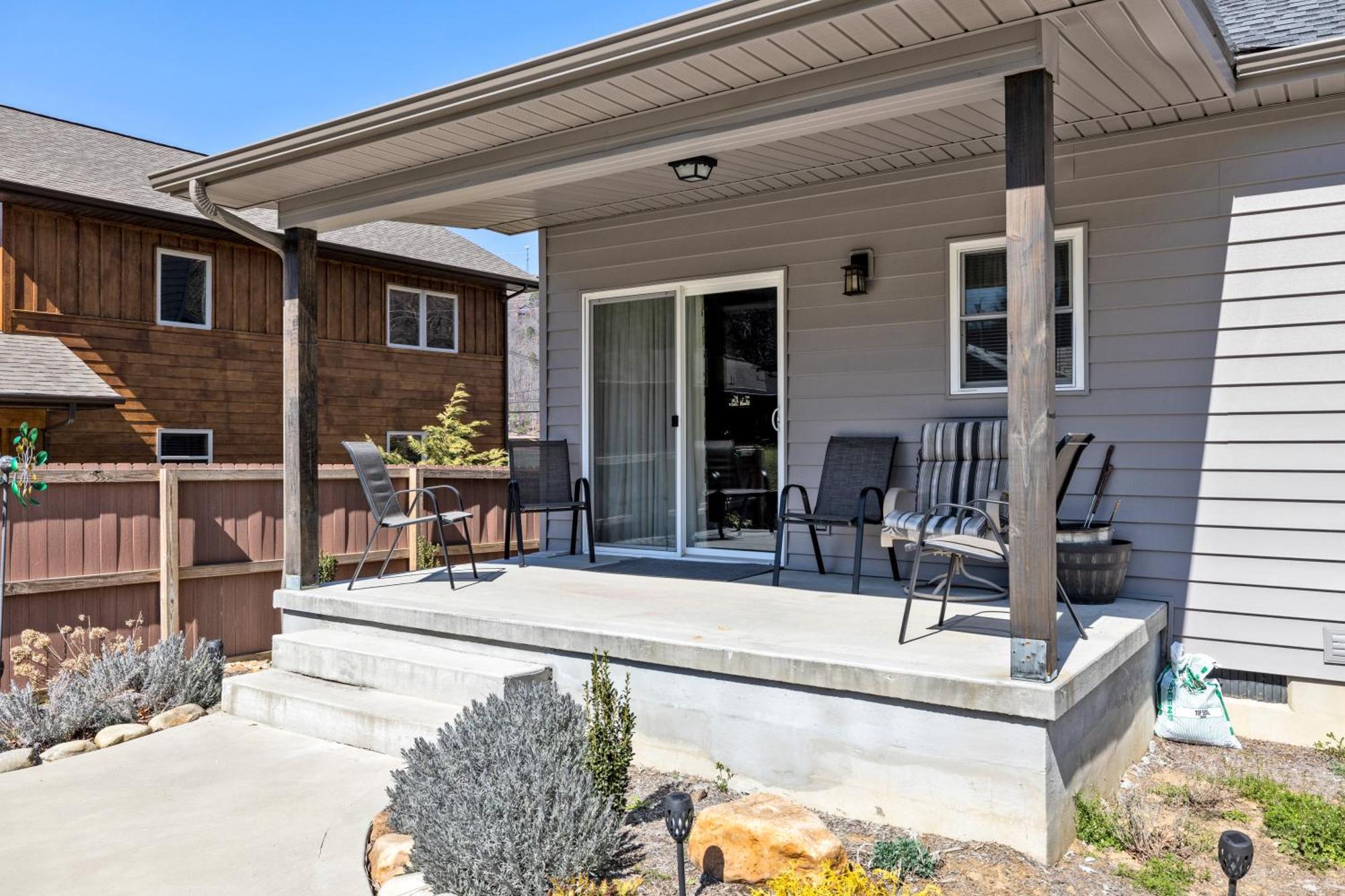 Bear Pass Is A 3 Bed 2 Bath Craftsman Style Home Located Within Walking Distance To Dt גטלינבורג מראה חיצוני תמונה